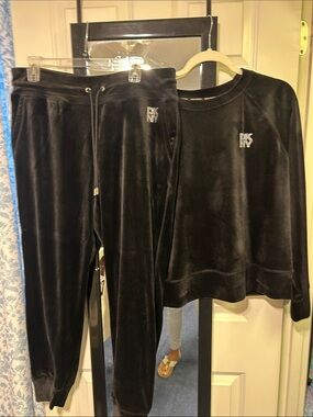 DKNY Black Velour Lounge Set - Sweatshirt & Joggers